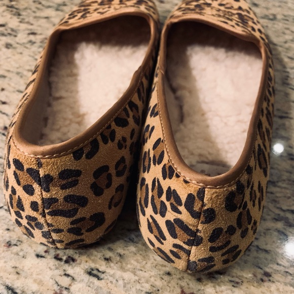 UGG Women's Tan Leopard Print Loafers - Women Size 8.5 - Picture 5 of 10